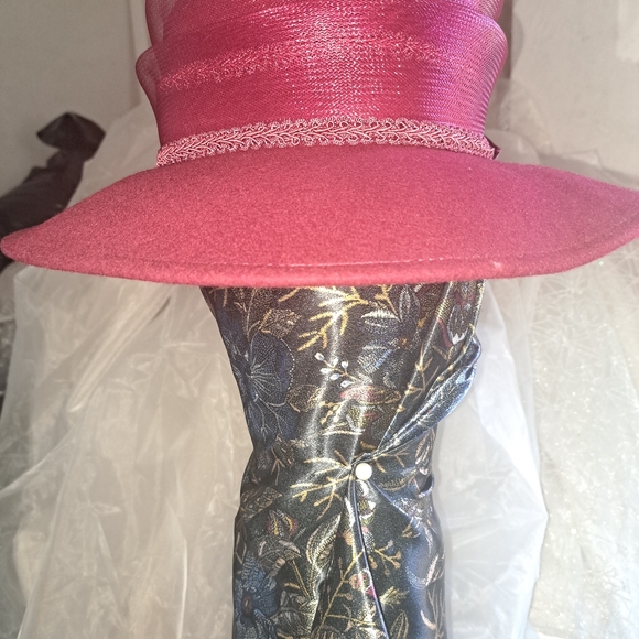 Beautiful burgundy wool "Special occasion" hat - Picture 4 of 4